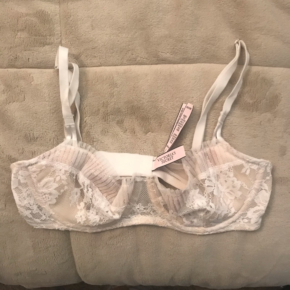 Victoria’s Secret Unlined Lace Bralette